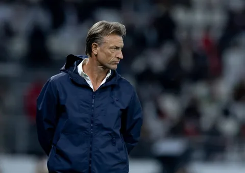 هيرفي رينارد باق في المنتخب السعودي