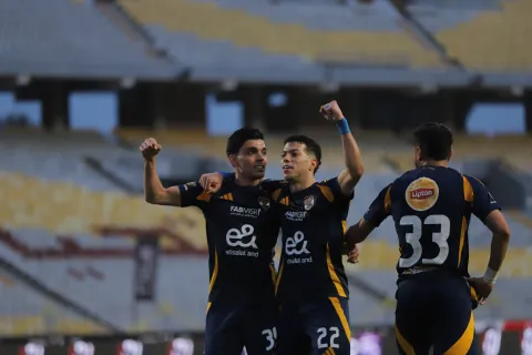 أشرف بن شرقي يسجل هدف الفوز للأهلي على حرس الحدود (winwin)