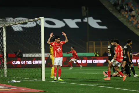 أشرف بن شرقي يرفض الاحتفال ضد ناديه السابق الزمالك