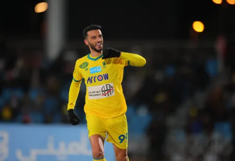 السوري عمر السومة سجل هدفًا خلال مباراة فريقه العروبة أمام القادسية