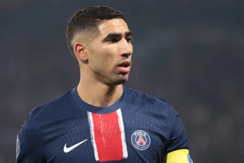 أشرف حكيمي يعيش موسمًا مذهلًا بصحبة باريس سان جيرمان