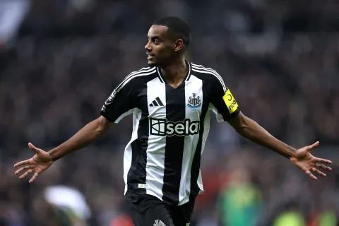 ألكسندر إيزاك هدف ليفربول