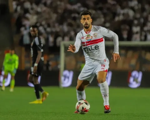 لاعب وسط الزمالك عبدالله السعيد خلال مباراة الفريق أمام الجونة في كأس الرابطة