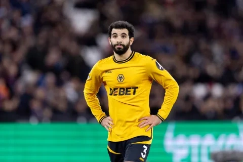 الجزائري ريان آيت نوري لاعب وولفرهامبتون الإنجليزي