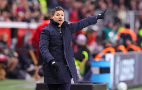 تشابي ألونسو مدرب باير ليفركوزن 