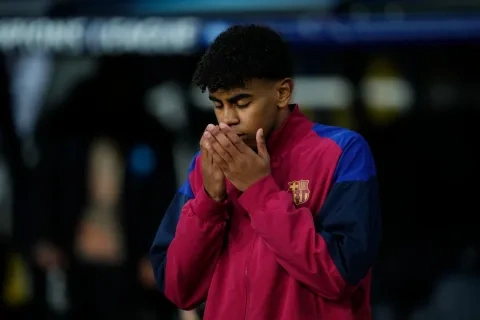 لامين يامال يشعر بالسعادة لصوم رمضان