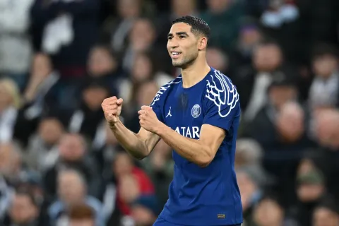 أشرف حكيمي لاعب باريس سان جيرمان