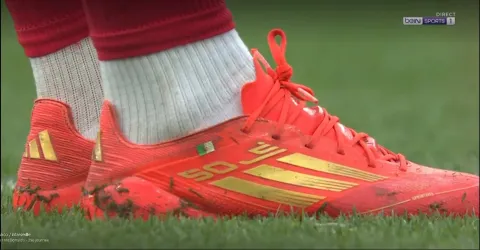 حذاء مغناس أكليوش لاعب نادي موناكو 