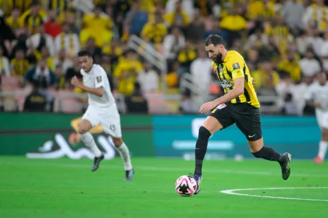 لقطة من مباراة الاتحاد والشباب في نصف نهائي كأس خادم الحرمين الشريفين