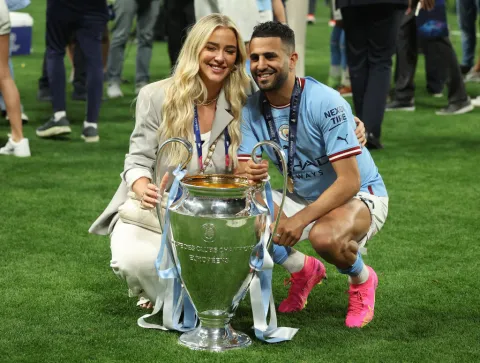 محرز وزوجته