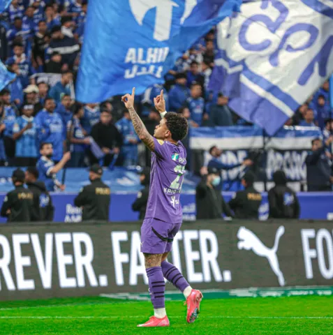 البرازيلي كايو سيزار محترف نادي الهلال السعودي