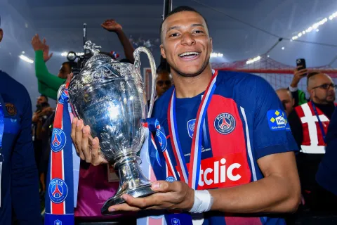 لاعب باريس سان جيرمان السابق مبابي