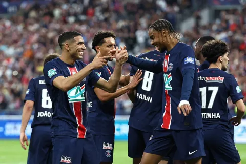 باركولا وحكيمي صانعي فرحة باريس سان جرمان في نهائي كأس فرنسا