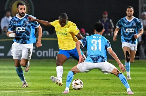 جانب من مباراة بيراميدز وصن داونز (Getty)