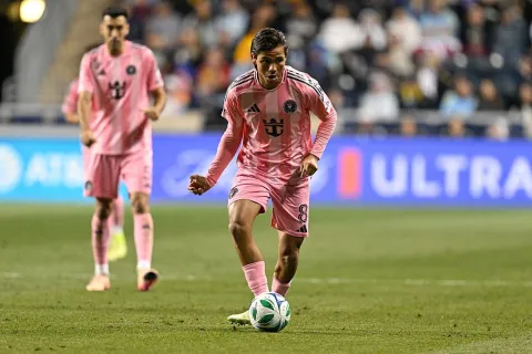 لاعب الوسط الفنزويلي تيلاسكو سيغوفيا 