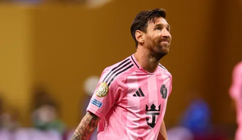 ميسي يتصدر قائمة أعلى الرواتب في أمريكا.. كم يتقاضى سنويًا؟