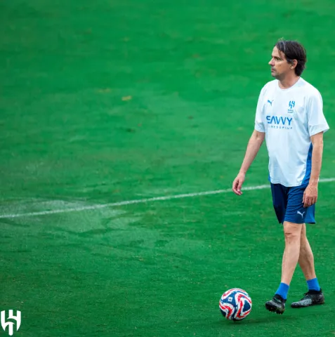 الإيطالي سيموني إنزاغي مدرب نادي الهلال السعودي