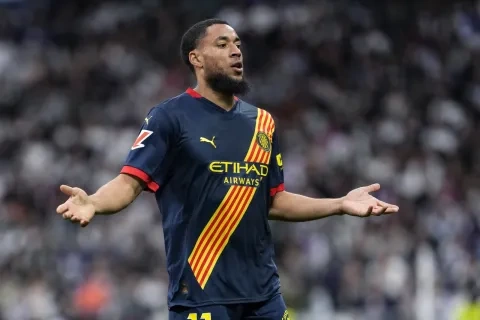 الهولندي أرناوت دانجوما لاعب فياريال