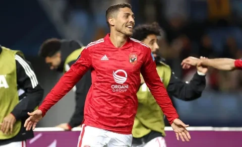 محمد شريف يعود إلى الأهلي المصري قادمًا من الخليج السعودي