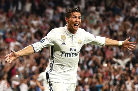 كريستيانو رونالدو أحد أبرز من لعبوا بقميص ريال مدريد على مر التاريخ