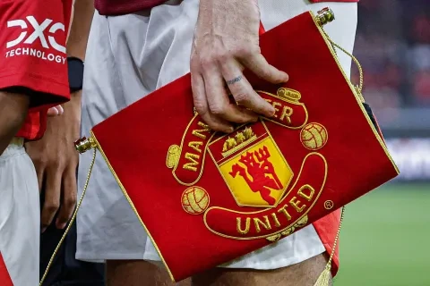 شعار مانشستر يونايتد