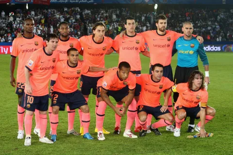 قميص برشلونة البرتقالي عام 2009