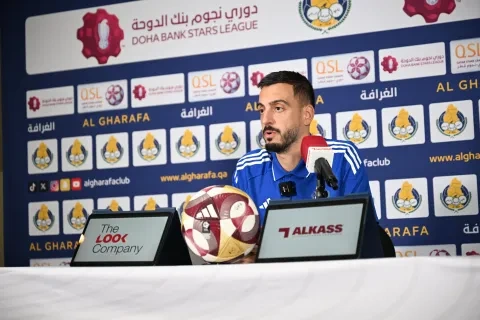 الإسباني خوسيلو مهاجم نادي الغرافة في المؤتمر الصحفي قبل مباراة السد في دوري نجوم قطر