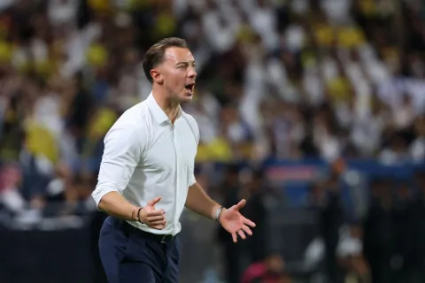 ماتياس يايسله مدرب الأهلي السعودي 