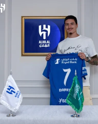 الأوروغوياني داروين نونيز مهاجم نادي الهلال السعودي الجديد