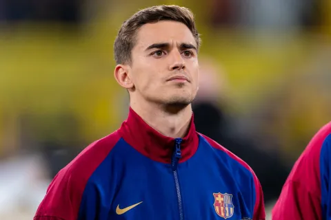 لاعب برشلونة غافي